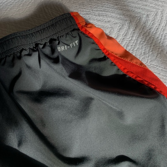 Nike running shorts - Picture 3 of 3